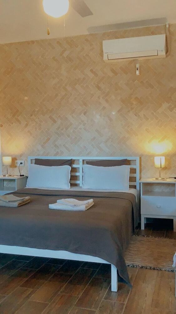 Attalos Suites Hotel