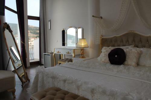 Huri & Nuri Hotel