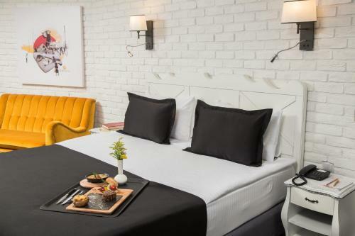 Check Inn Suite Hotel & Spa