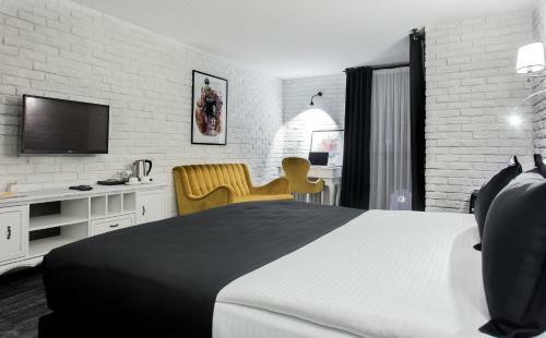 Check Inn Suite Hotel & Spa