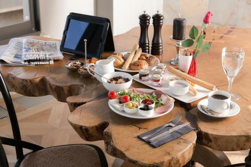 Check Inn Suite Hotel & Spa