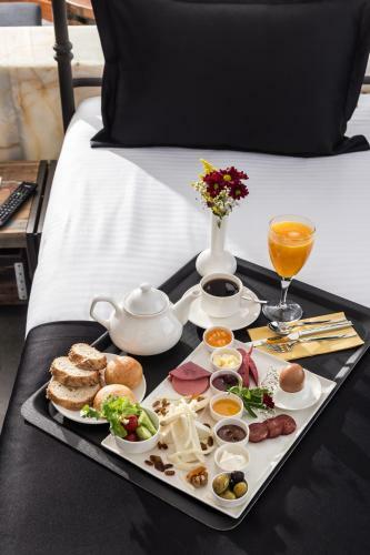 Check Inn Suite Hotel & Spa