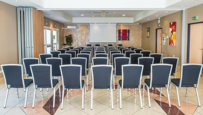 Ariane Hotel