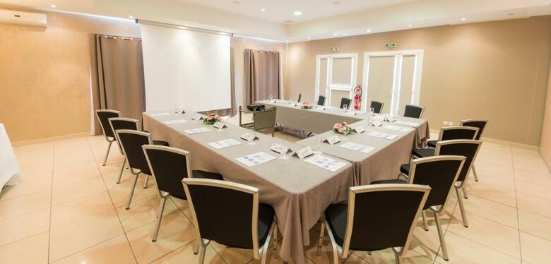 Ariane Hotel