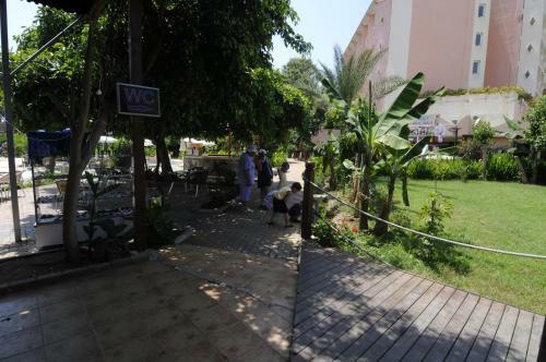 First Class Hotel (all Inclusive)