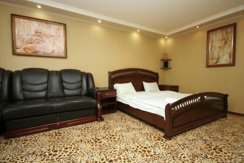 Pechersk Apartment In Kiev Center