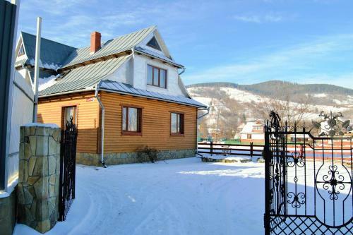 Hostal Faina House