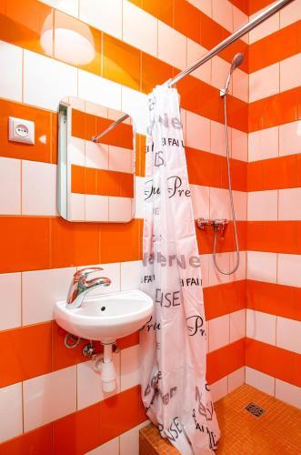 Apartment On Rappoporta 7a-1