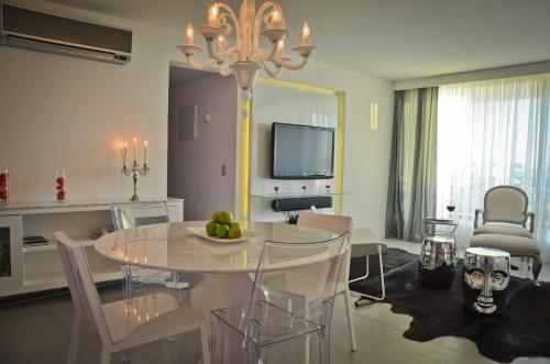 Yoo By Owner - Punta Location Apartments