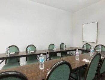 Hotel Ramada Pelham