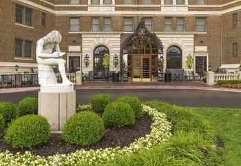 The Raphael Hotel, Autograph Collection