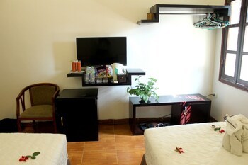 Le Petit Hanoi Hotel