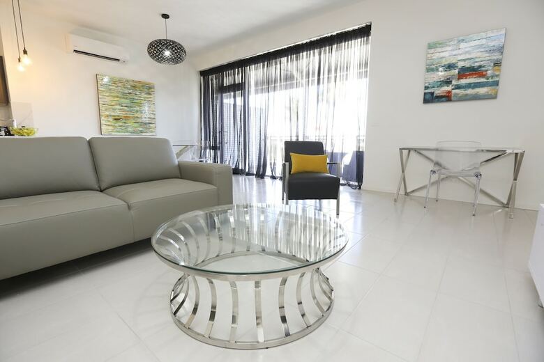 Indulge Apartments Cbd