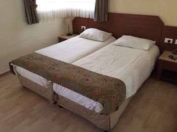 Hotel De La Mer � By Zvieli Hotels