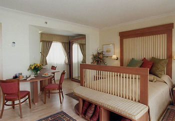 Hotel De La Mer � By Zvieli Hotels