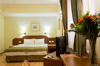 Hotel De La Mer � By Zvieli Hotels