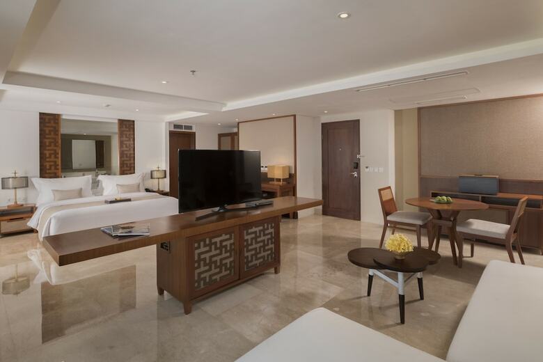 The Bandha Hotel & Suites
