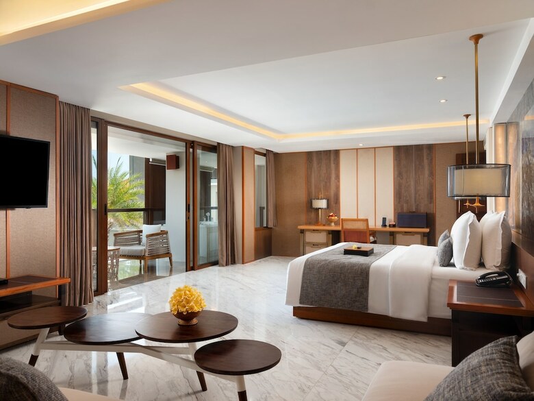 The Bandha Hotel & Suites