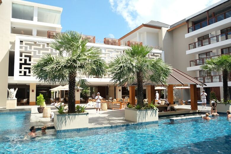The Bandha Hotel & Suites