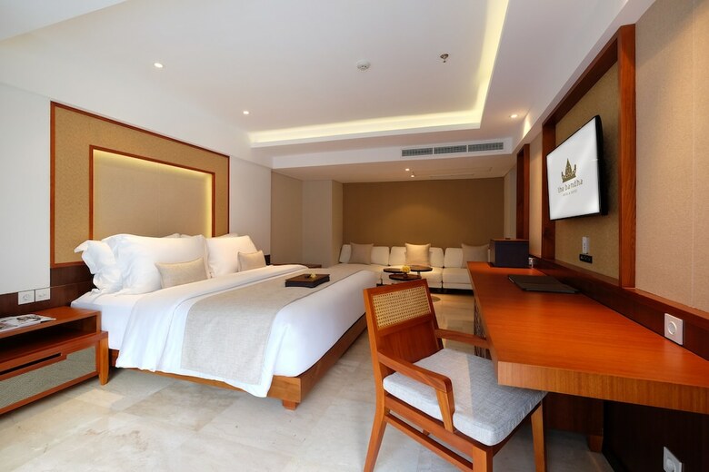 The Bandha Hotel & Suites