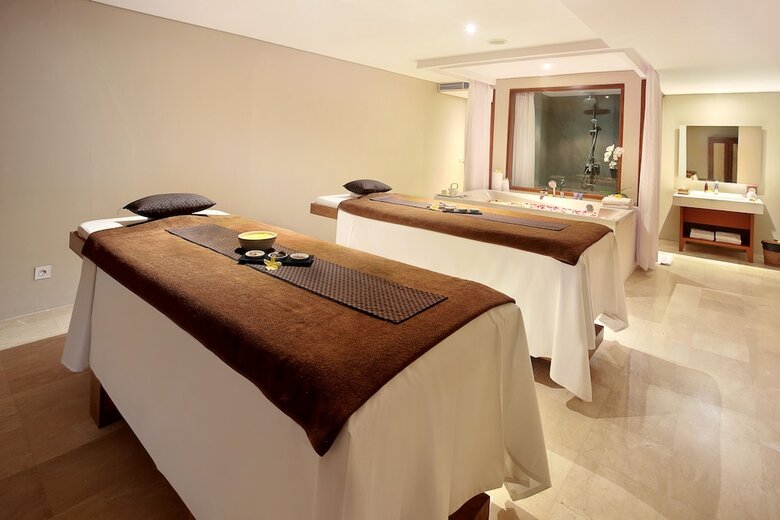 The Bandha Hotel & Suites