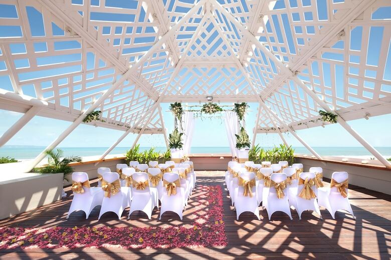 The Bandha Hotel & Suites