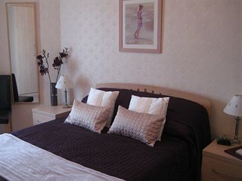 Cleve Court Hotel