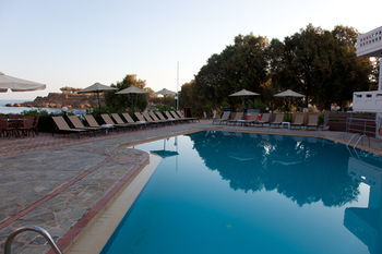 Aparthotel Golden Bay Suites