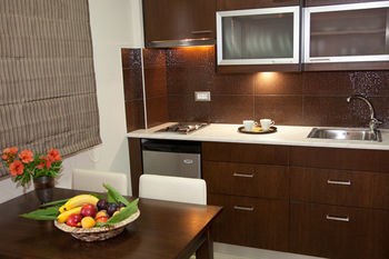 Aparthotel Golden Bay Suites