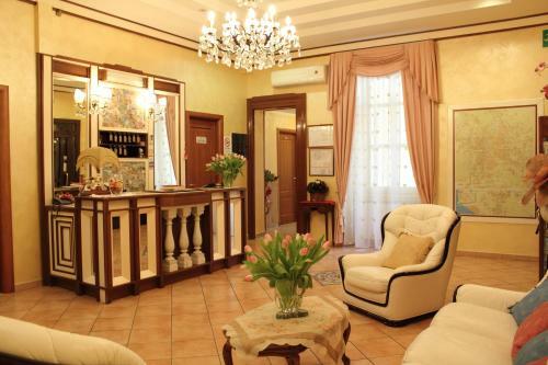 Hotel Giugi�