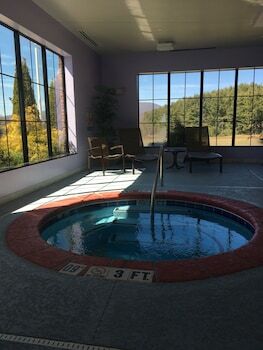 Hotel Holiday Inn Express West Jefferson