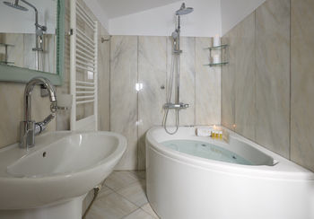 Ira Hotel & Spa