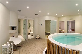 Ira Hotel & Spa