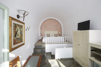 Ira Hotel & Spa
