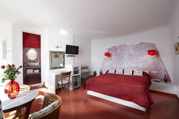 Ira Hotel & Spa