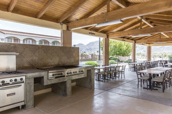 Hotel Rodeway Inn & Suites