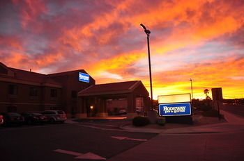 Hotel Rodeway Inn & Suites