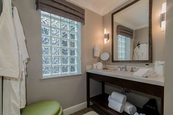 Hotel Almond Tree Inn