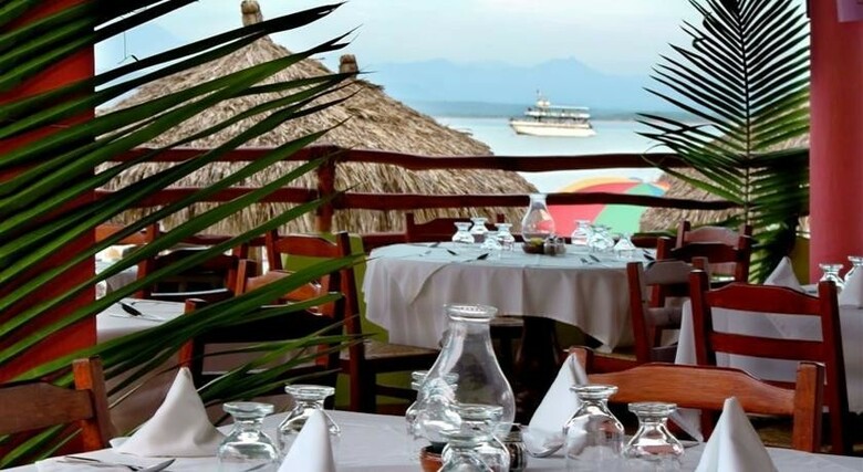 Hotel Decameron Los Cocos