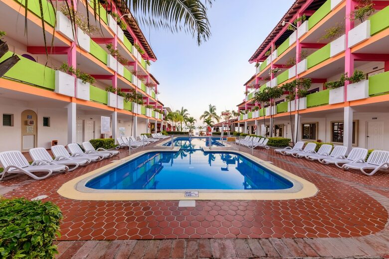 Hotel Decameron Los Cocos