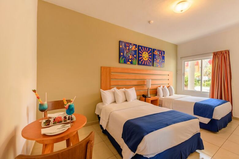 Hotel Decameron Los Cocos