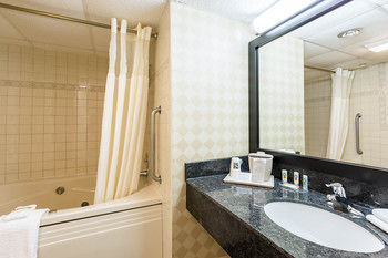 Hotel Quality Inn & Conference Center