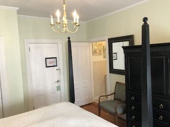 Bed & Breakfast Newport Blues Inn