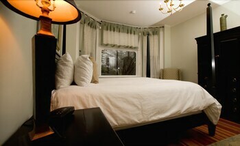 Bed & Breakfast Newport Blues Inn