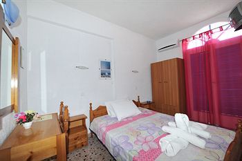 Hotel Santa Irini