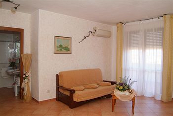 Lola Piccolo Hotel