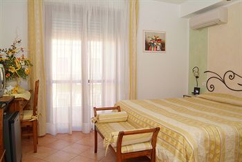 Lola Piccolo Hotel