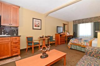 Best Western Plus Deer Park Hotel & Suites