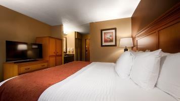 Best Western Plus Deer Park Hotel & Suites