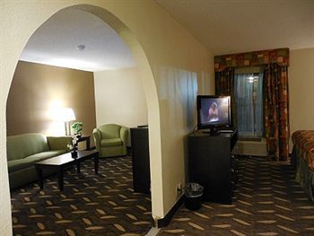 Hotel Pine Bluff Inn And Suites